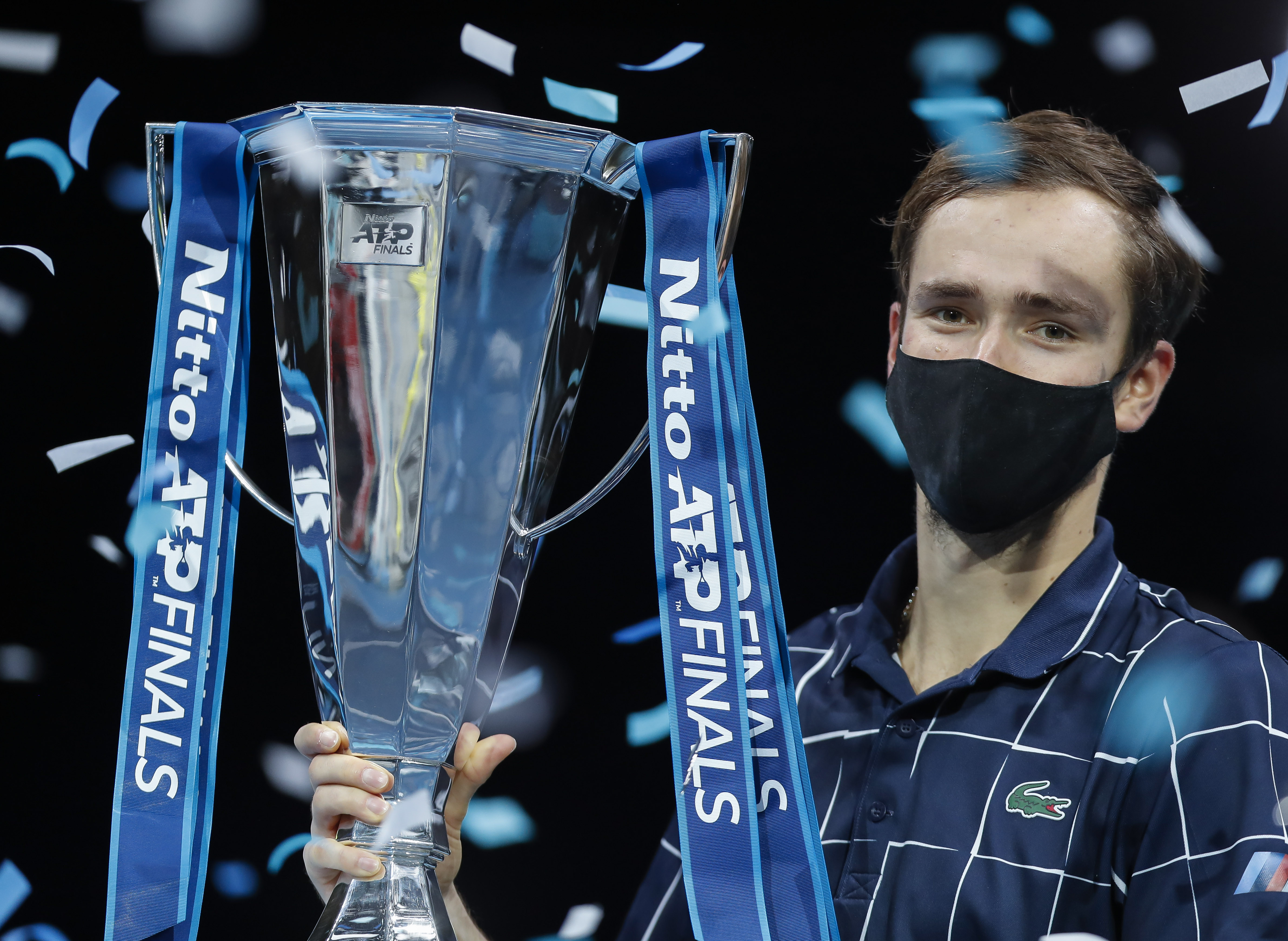 开云体育视频直播-年终总决赛轻取温网，梅德韦杰夫惊艳四座