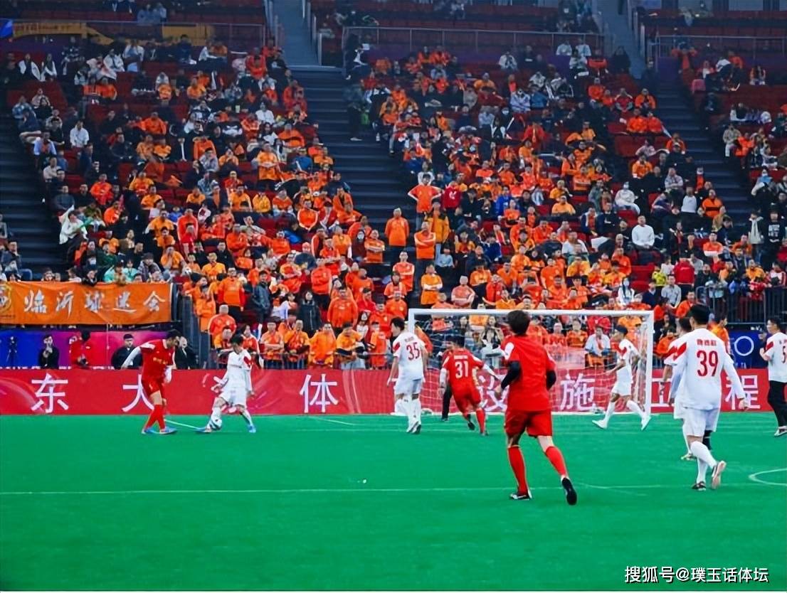 开云体育中国官网-广大球迷一致点赞！国内足球联赛吸引眼球